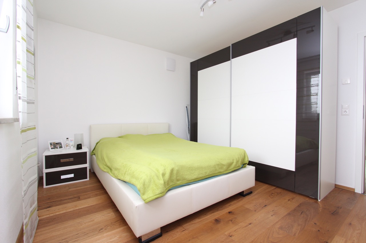 Moderne 2-Zi. Wohnung mit Einbauküche - Photo 1