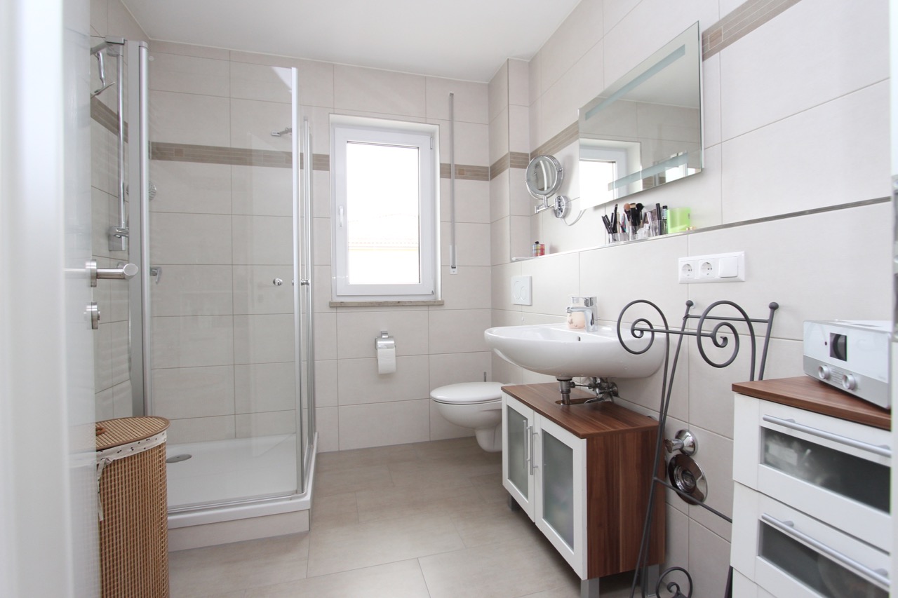 Moderne 2-Zi. Wohnung mit Einbauküche - Photo 3
